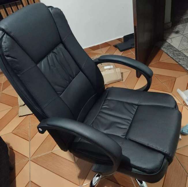 Cadeira De Escritório Presidente Johnson Healer Preta