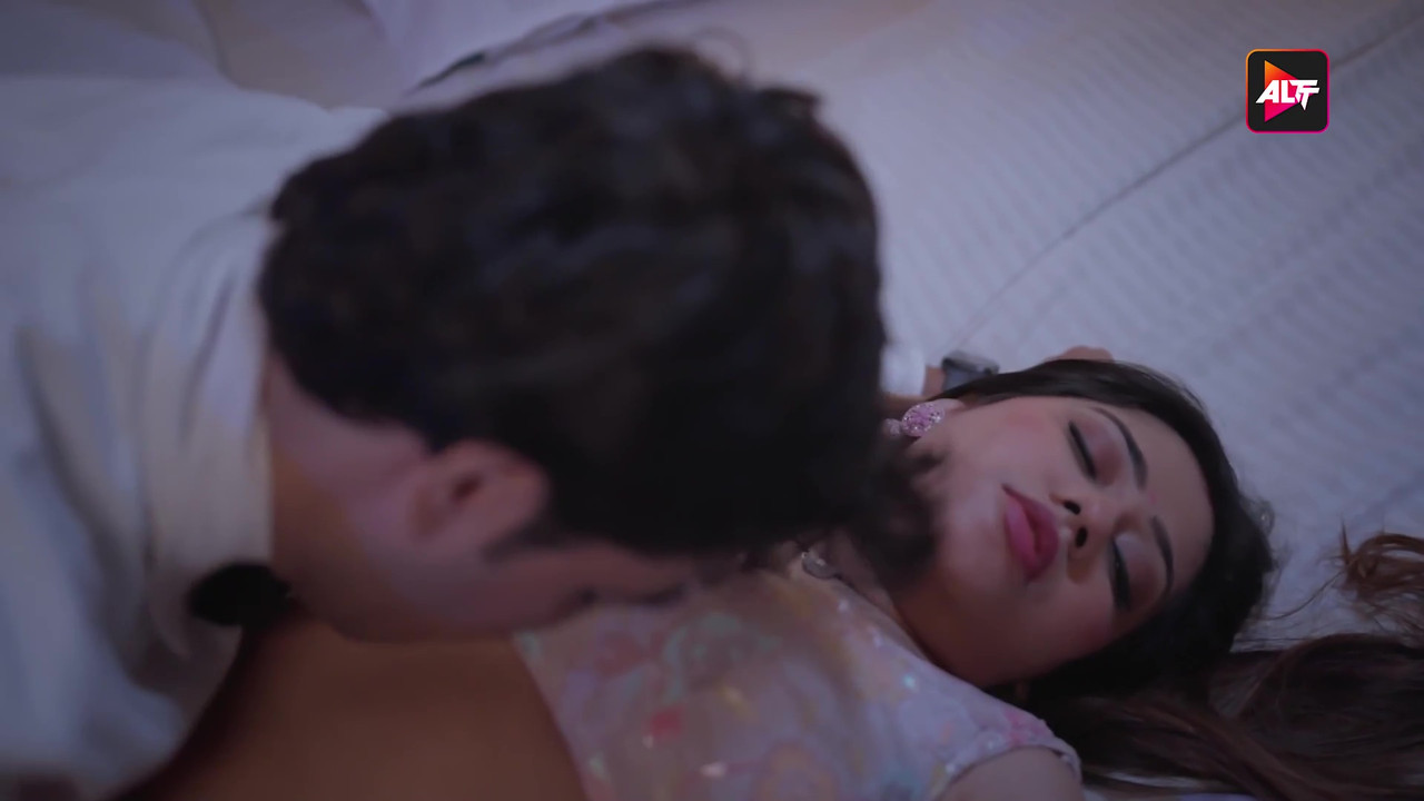 vlcsnap-2025-06-24-01h04m40s948