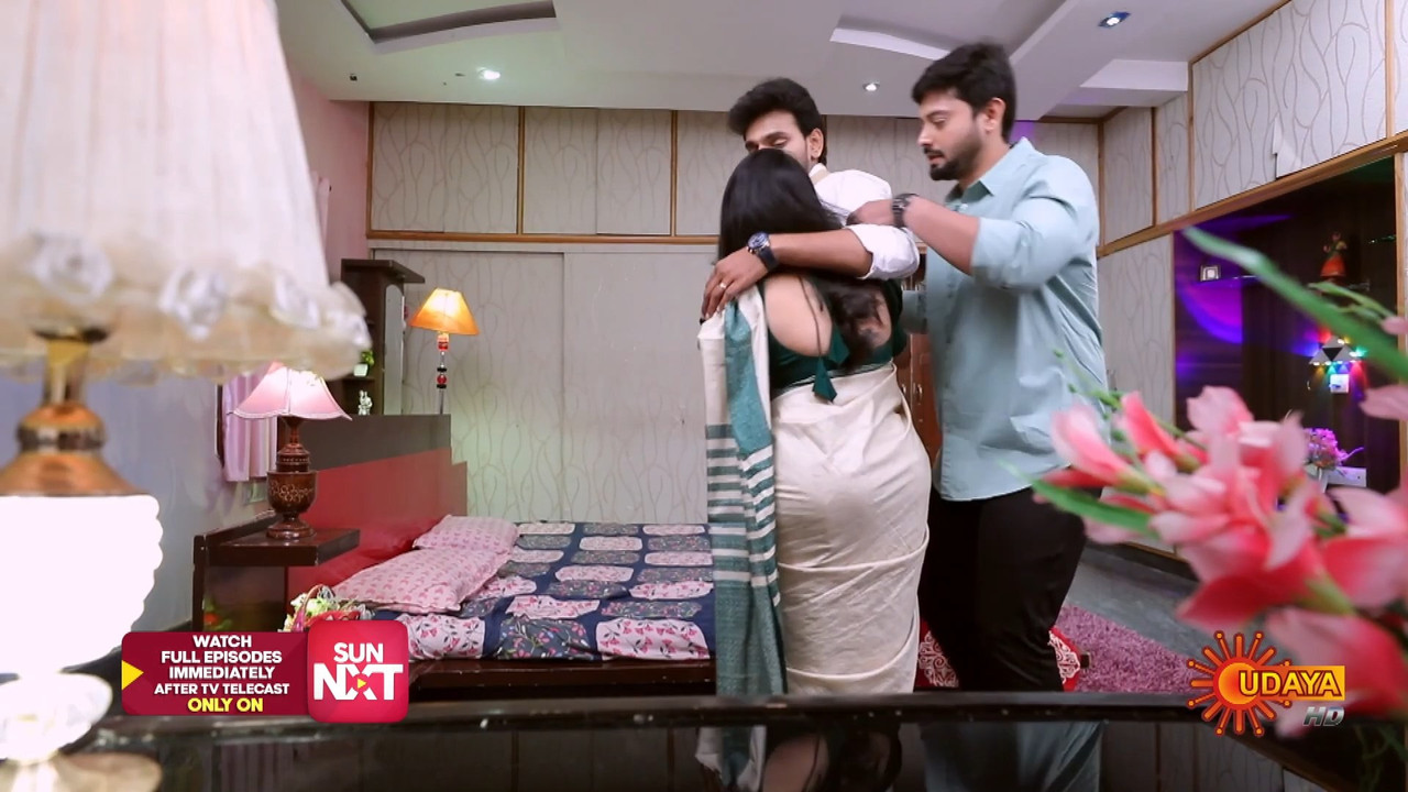 Dhanya Deepika Hot navel Slips ,Tummy with belly chain and round ass in saree.mp4_snapshot_01.09.504