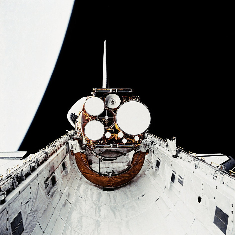 sts-51j-dscs.jpg