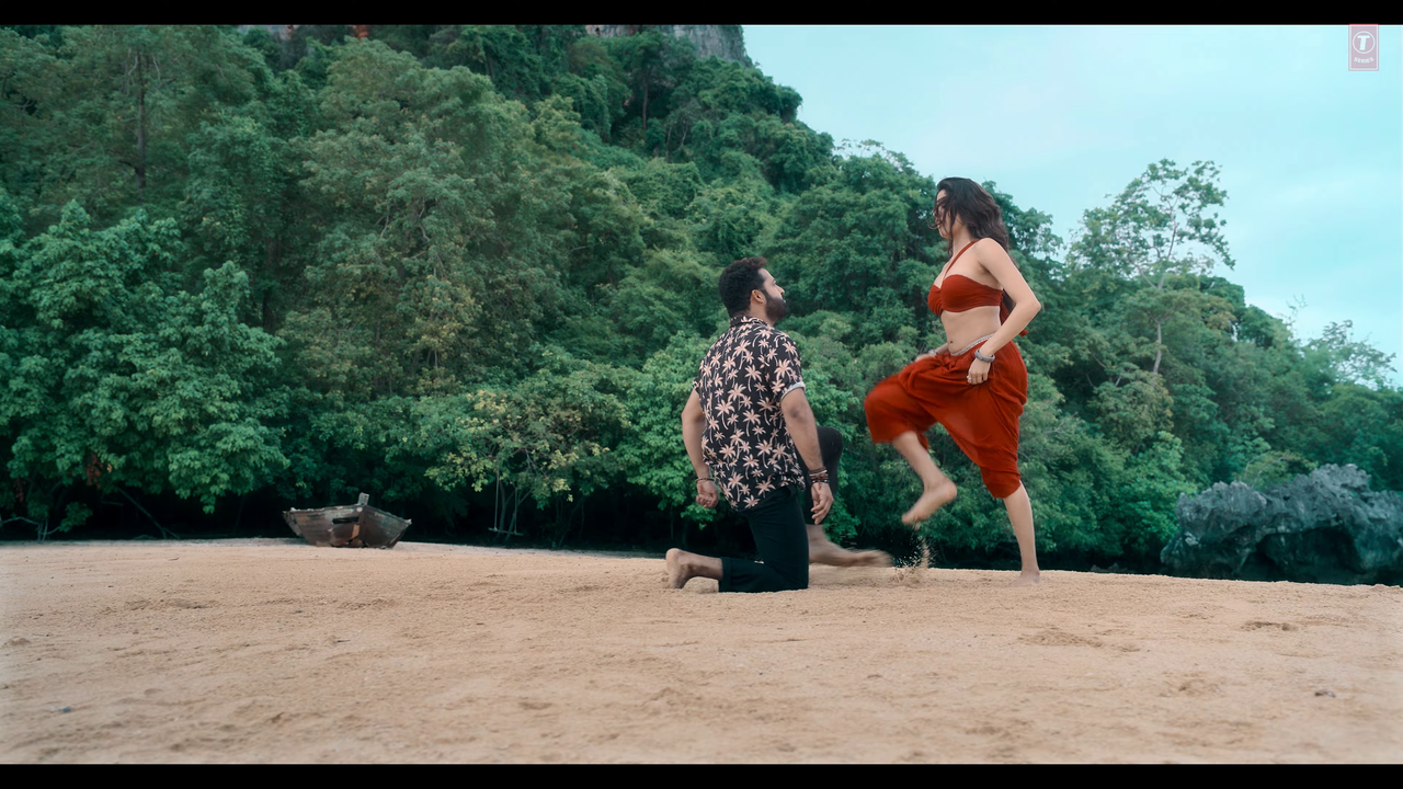 [Image: vlcsnap-2024-08-05-18h14m18s921.png]