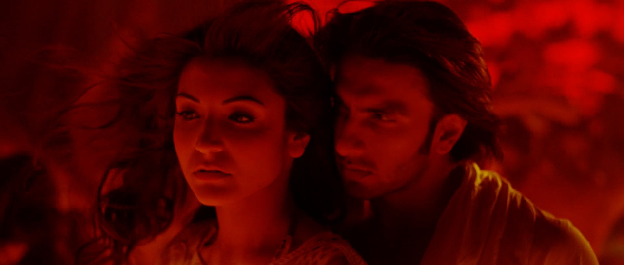 Anushka Sharma - Ladies Vs. Club Scene.mkv_20200818_202722.644