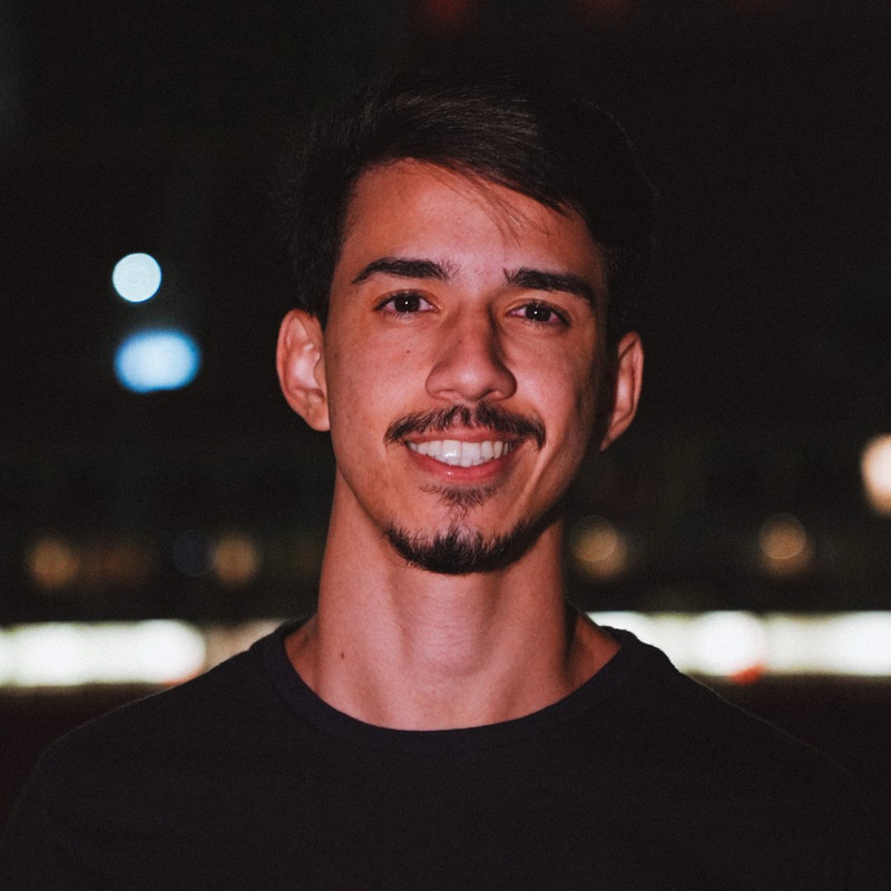 Julio, founder da FULLX