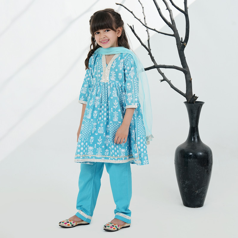Girls Cotton 3/4th Sleeves Kurta Pajama Set Floral Printed Girls Suit Set - Picture 18 of 22