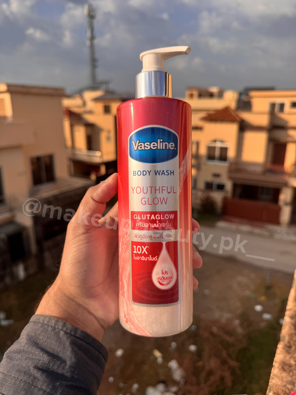 Vaseline Glutaglow Youthful Glow body wash 425 ML