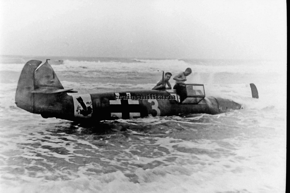 4x REPRO Negativ Foto Messerschmitt Bf 109 Flugzeug Notlandung JG53 auf Sizilien (1)