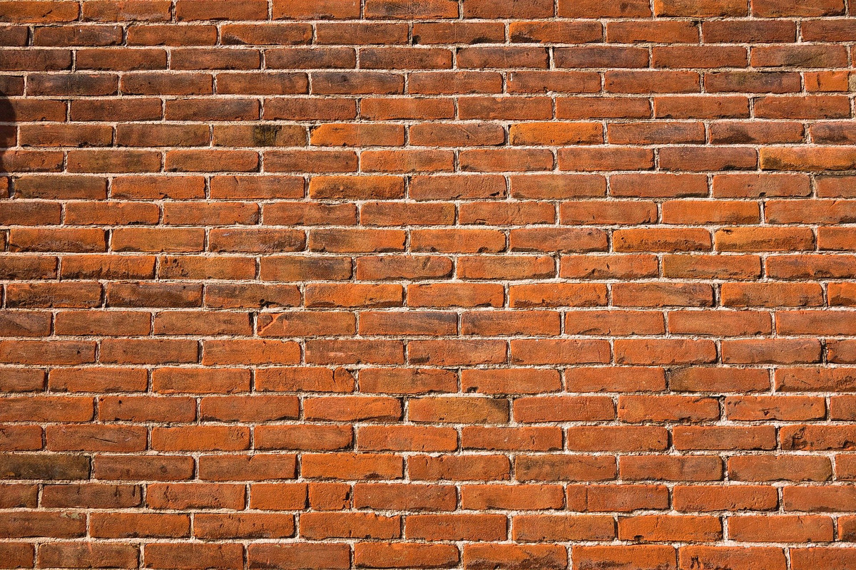 mur z cegły klinkierowej