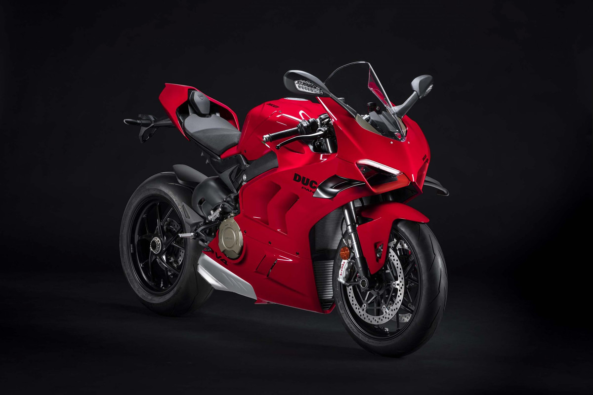 Фотографии Ducati Panigale V4 2022