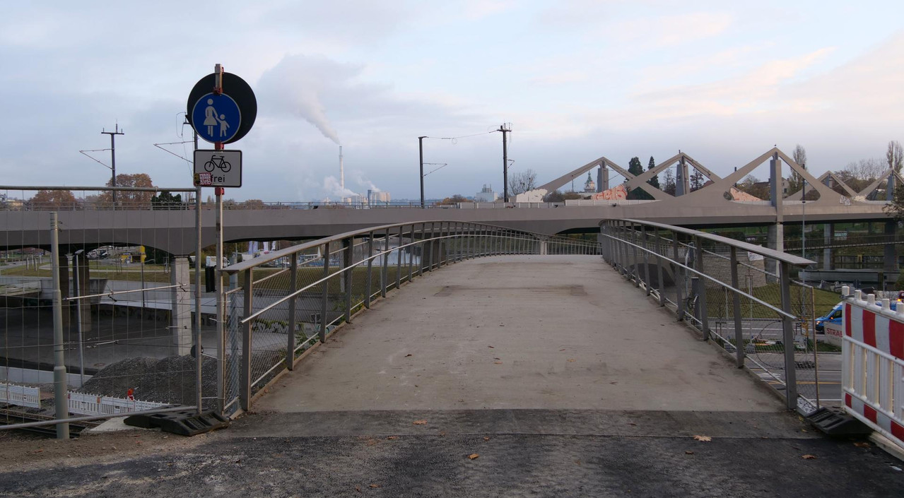 [Bild: 081125-080740-75b.jpg]