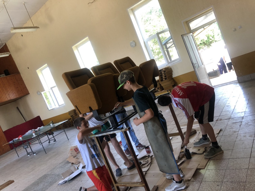 Članovi SNS stranke GO Požarevac nastavlja akcije uređenja javnih površina 20494 Članovi SNS stranke GO Požarevac nastavlja akcije uređenja javnih površina 20494
