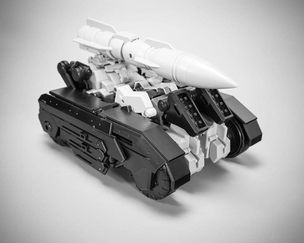 Mastermind-Creations-R-51-Proditor-Nimbus-02