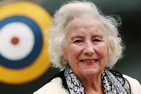 Vera Lynn en el Remembrance day de 2009 en Londres
