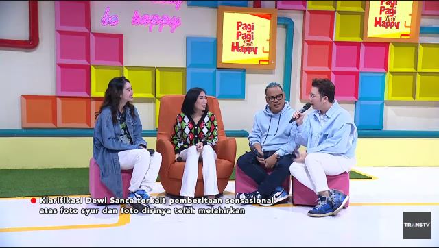 Dewi Sanca dalam acara Pagi-Pagi Pasti Happy