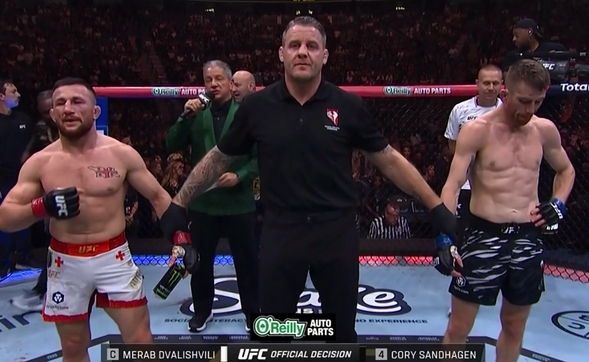 Кори Сандхаген коментира загубата в UFC 320 и получаи подкрепа от Чък Норис