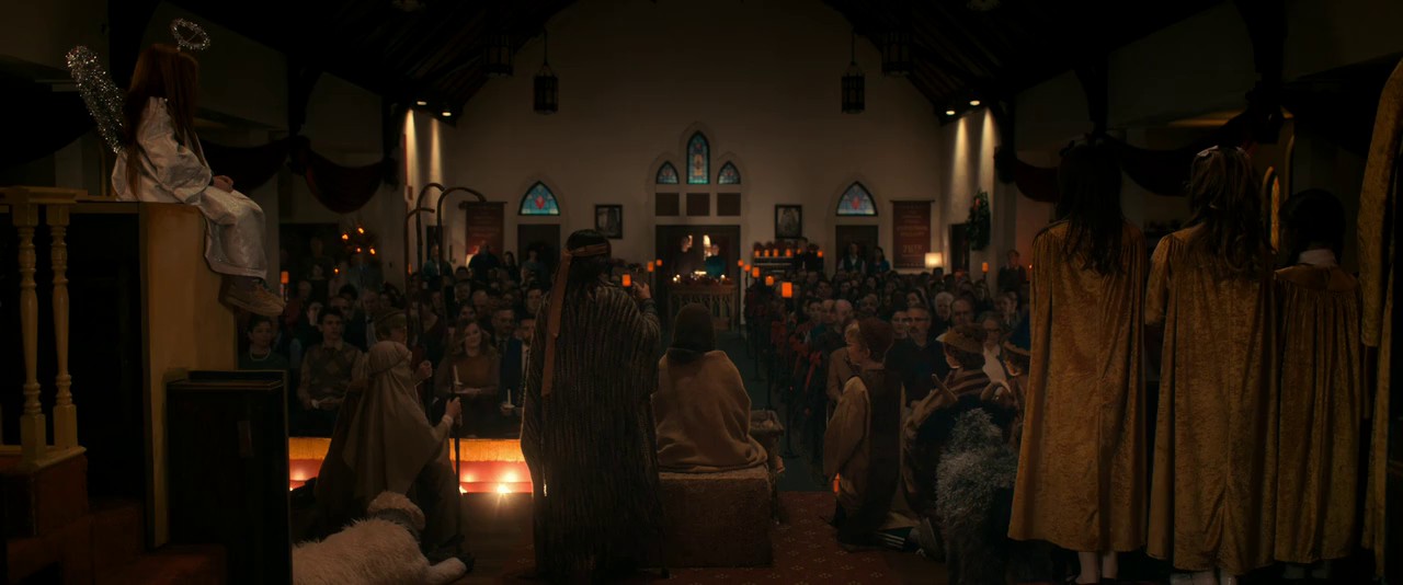 The-Best-Christmas-Pageant-Ever-2024-WEBRip-Hindi-English-720p-x264-AVC-HE-AAC-5-1-ESub-mkv-0004