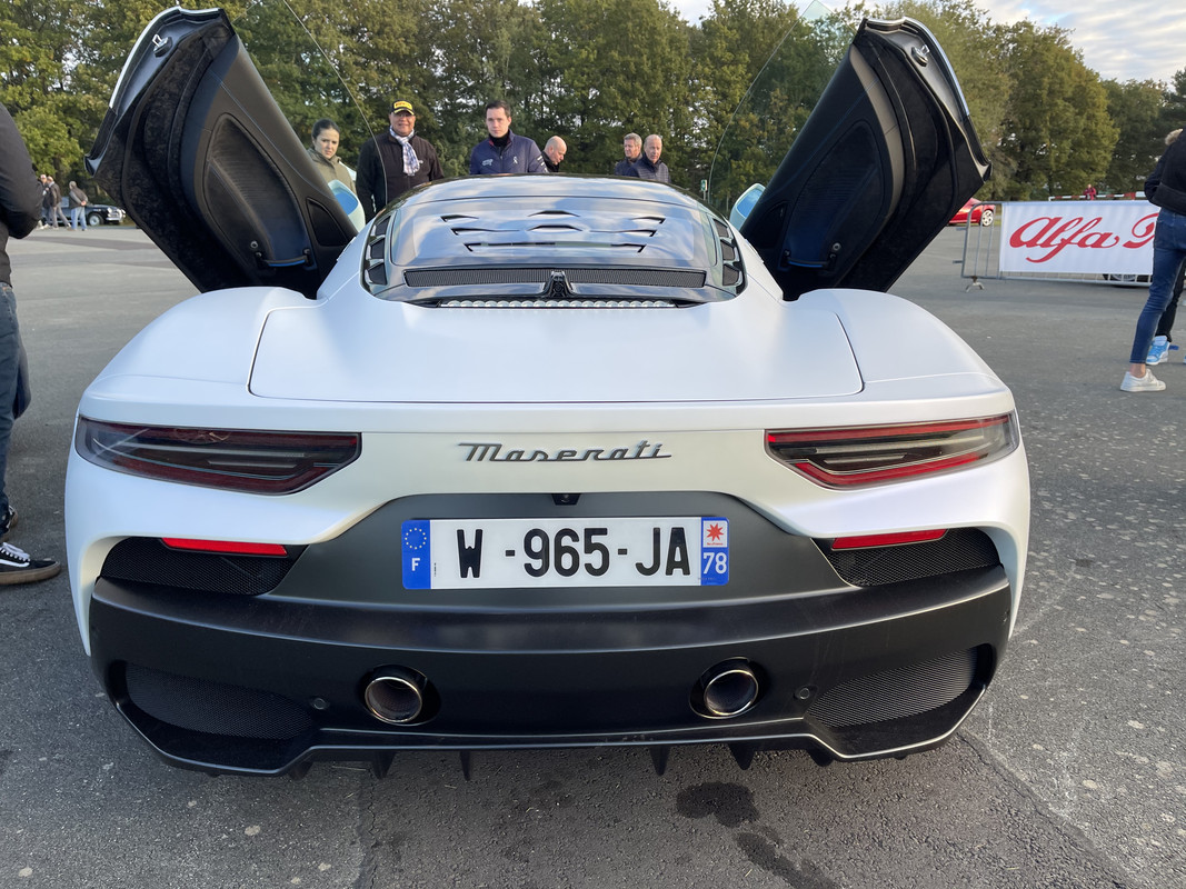 2354E4A4-F864-4FB3-8A3D-FDB4030B1784