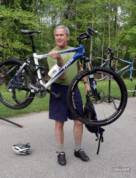 AAA4B3E4-476B-4368-952E-321F63FA51A2