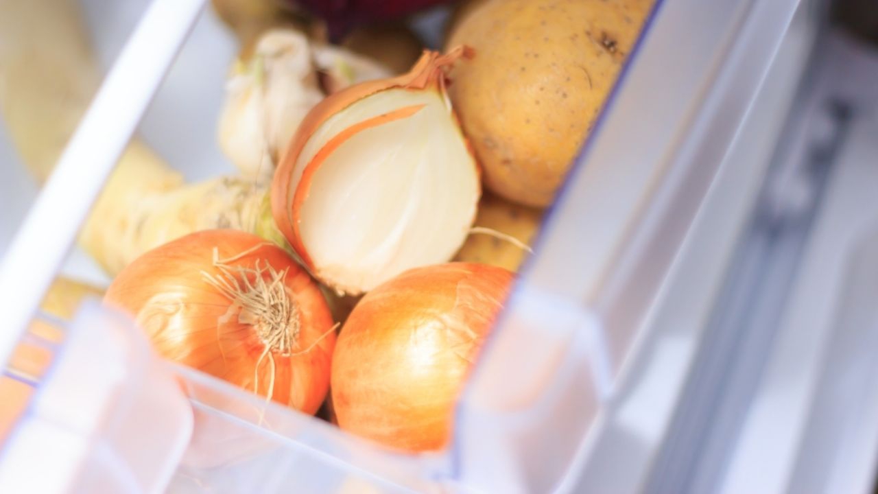 ¿Cómo conservar la cebolla por más tiempo? Truco infalible