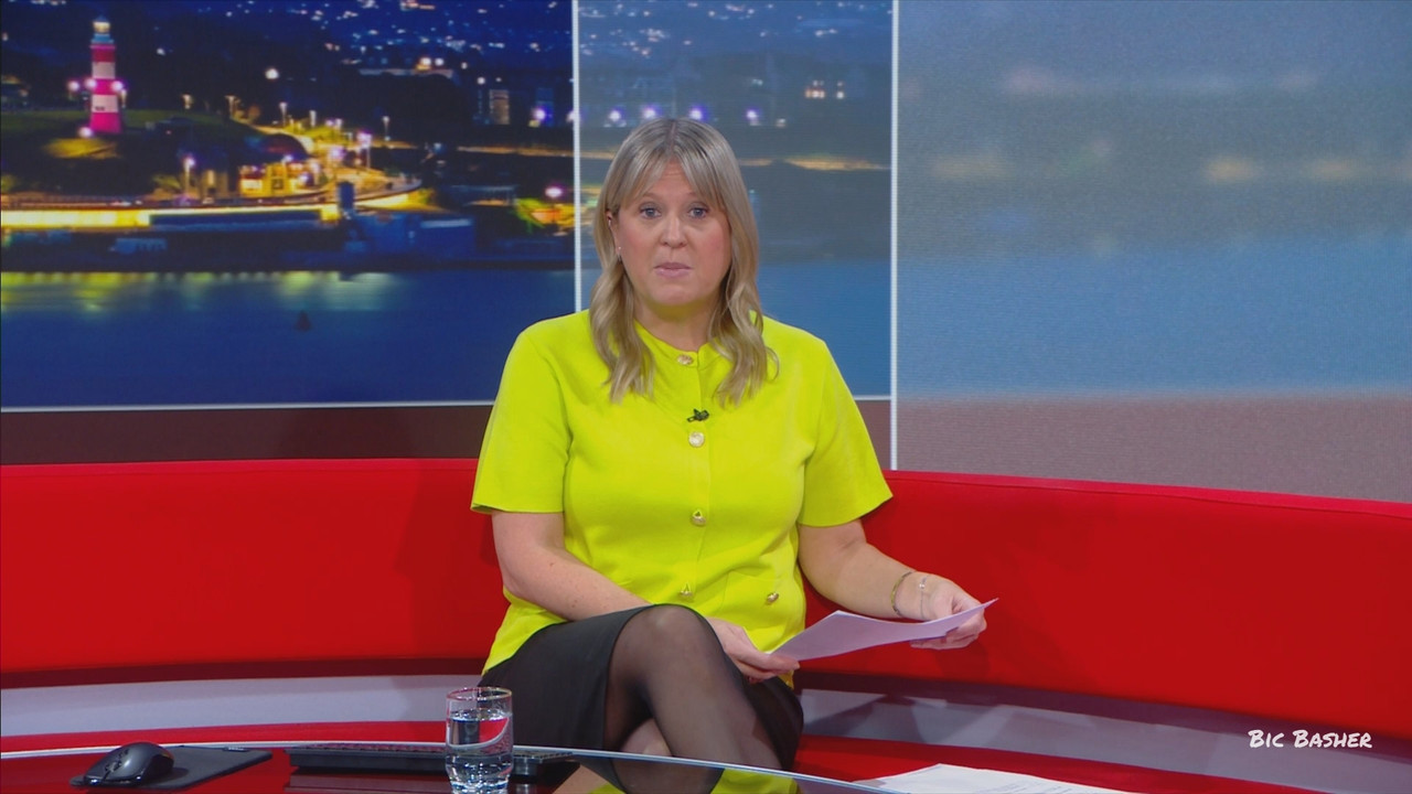 10 22 22 30 00 Spotlight Weather E56 The latest news sport we ts snapshot 10 10 615