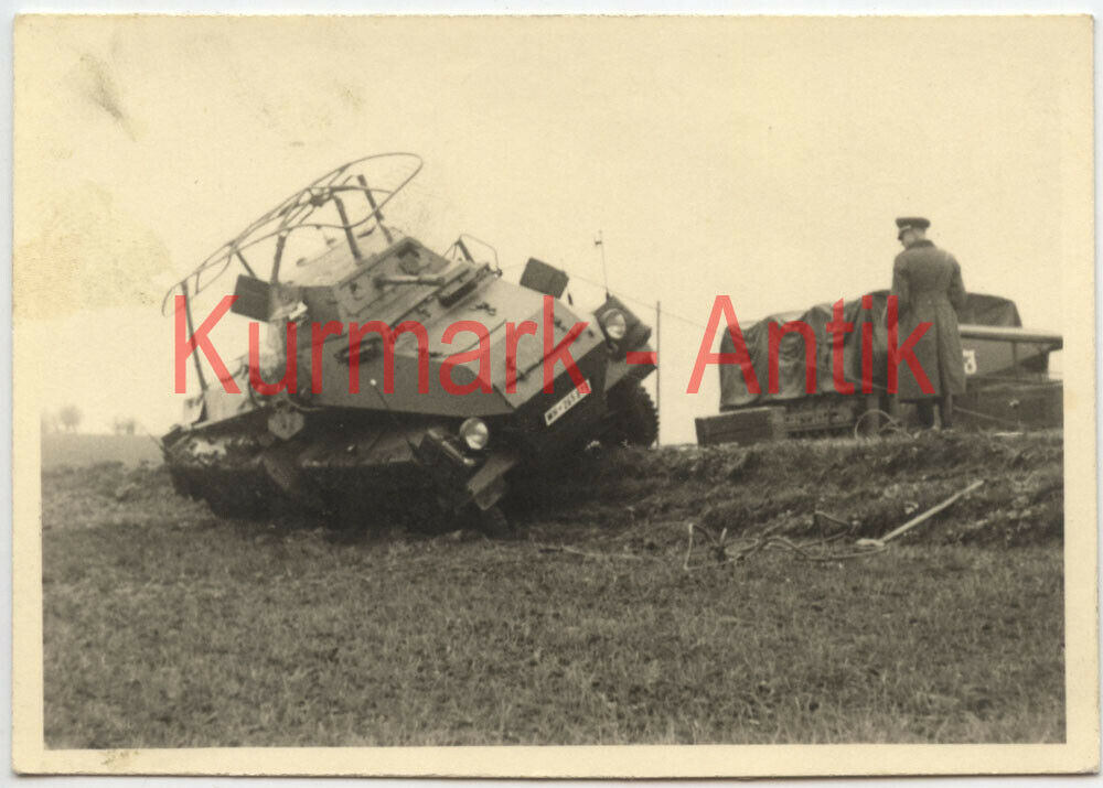 Foto Wehrmacht Panzer Spähwagen 8 Rad 263 Funker Antenne Front
