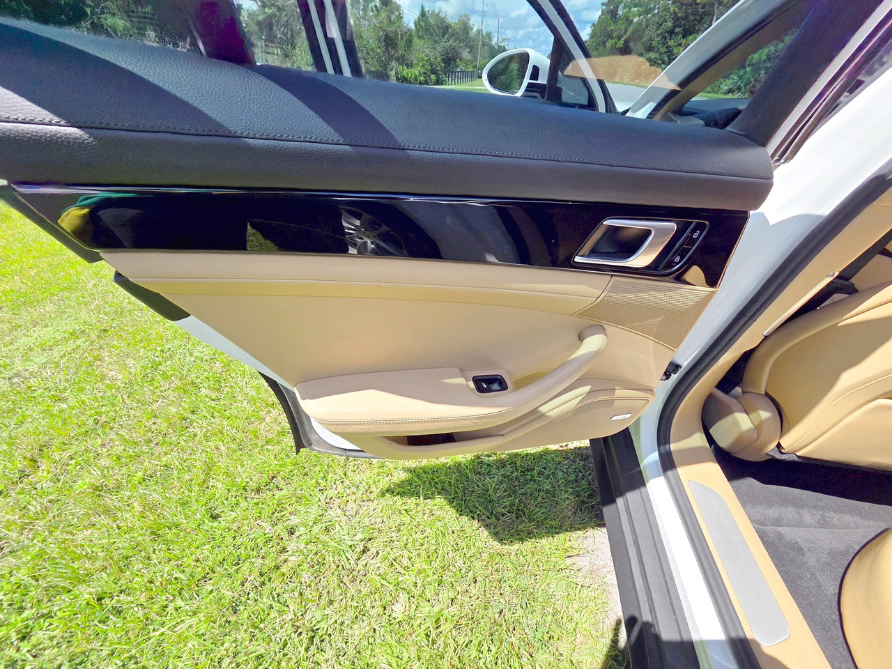 Vehicle thumbnail 24