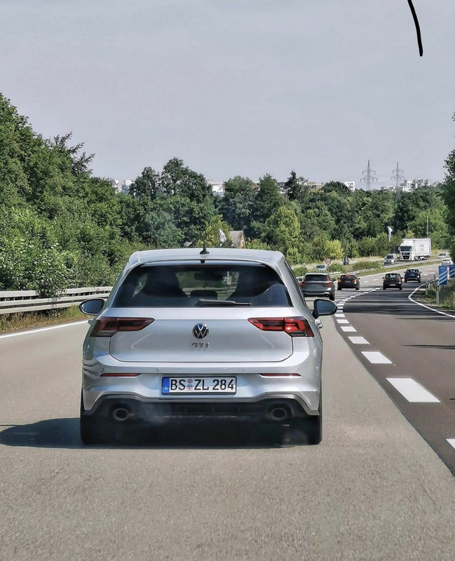 1035E402-DA6B-41E8-9F06-8981CB8D3A52