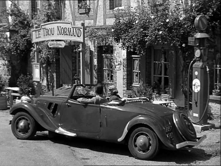 9. Cabriolet Trou normand N&B