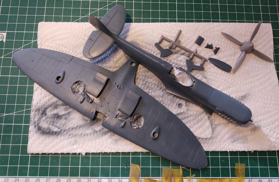 Spitfire P.R. XI: Conversion of old 1:48 Hasegawa kit Mk.IX