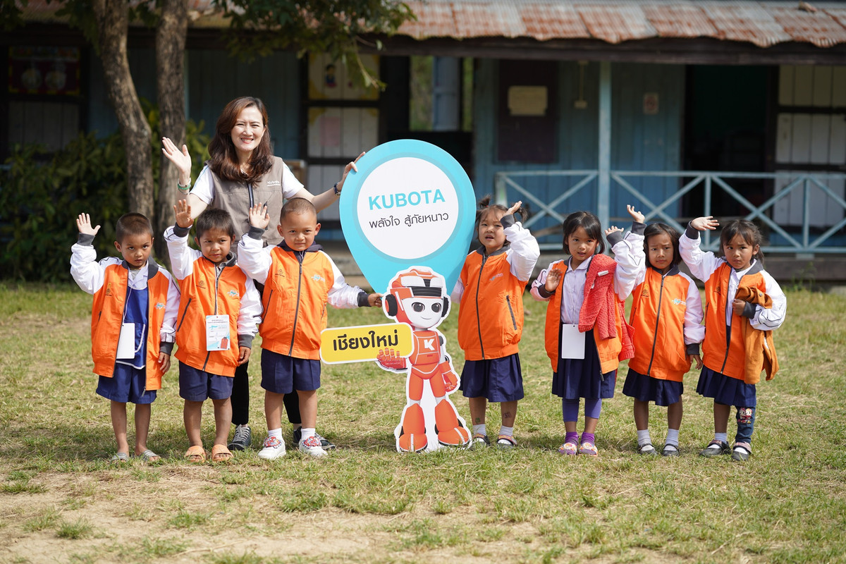 นางวราภรณ์ โอสถาพันธุ์ กรรมการรองผู้จัดการใหญ่อาวุโส บริษัทสยามคูโบต้าคอร์ปอเรชั่น จำกัด  (3)