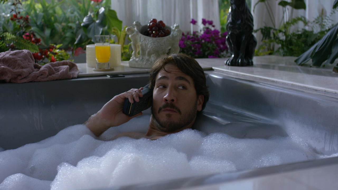 Narcos.S03E01.La.strategia.del.capo.1080p.BluRay.DTS.ITA.AC3.ENG