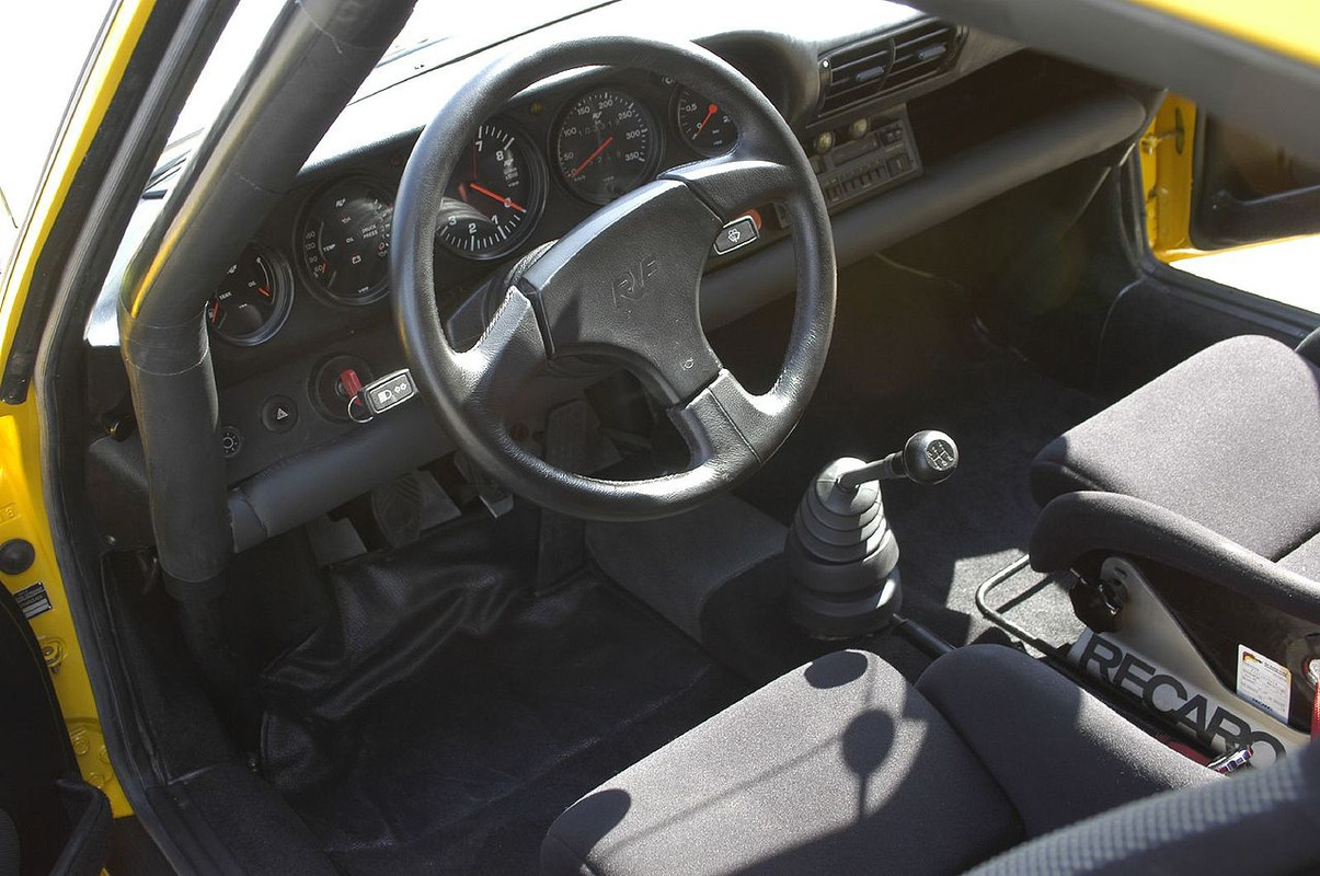 1280px-Ruf-CTR-Yellowbird-interior.jpg