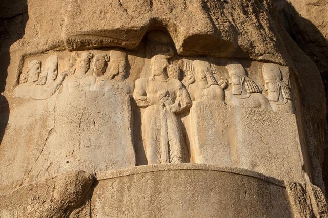 Bahram-II-02-Naqsh-ERustam.jpg