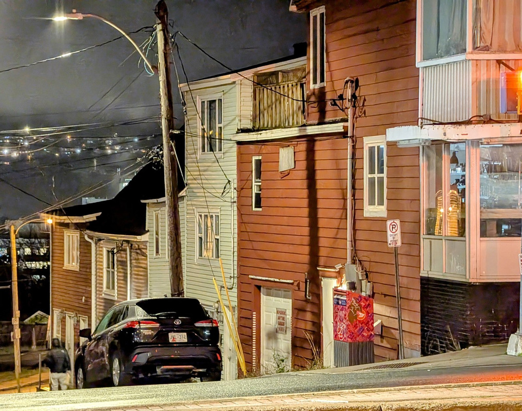 PXL_20241127_204158183.MP~2