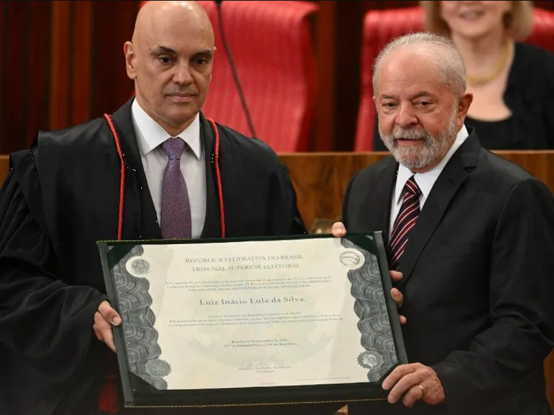 Lula recibe certificado de presidente electo de Brasil por tercera vez