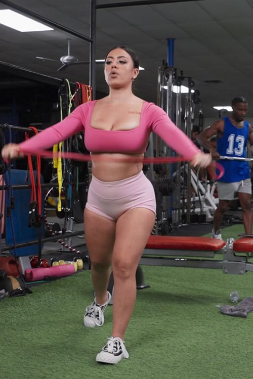 Melztube - Watch Out, the Gym Makes Her Horny (2024) RealityKings 1080p