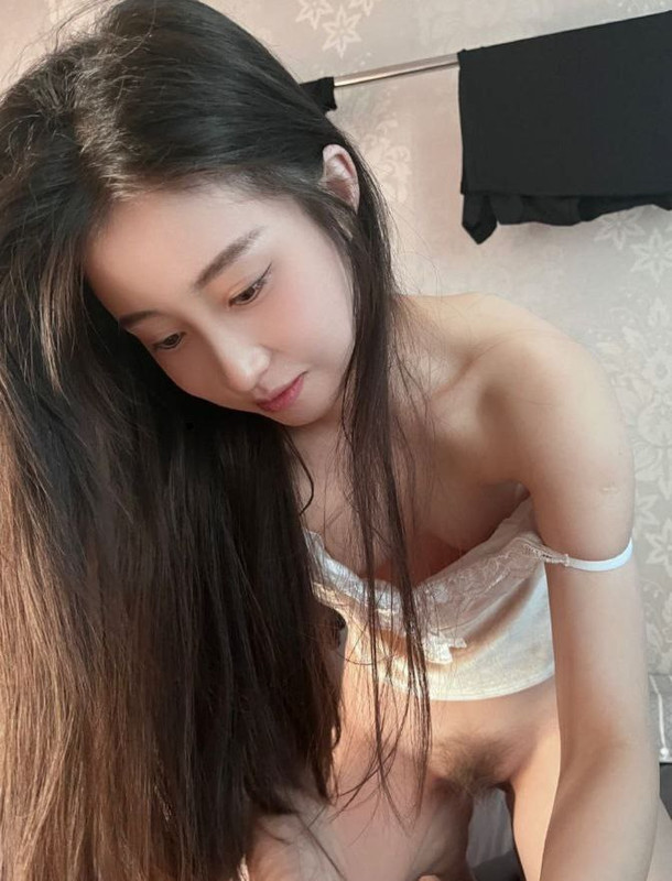 西安音乐学院 陈蓉 约炮前男友视频被现任怒爆 口交熟练技术 肥臀巨乳爆辣身材 简直就是极品炮架！ (5)