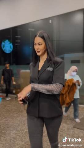 Aksi Paula Verhoeven di Citayam Fashion Weeks Viral