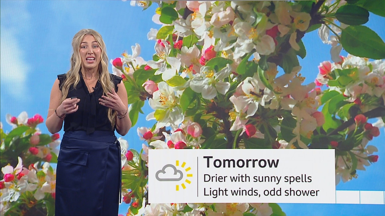 04.16 - 18.30.00 - North West Tonight; Weather. The new film from Rog....ts_snapshot_25.41.242