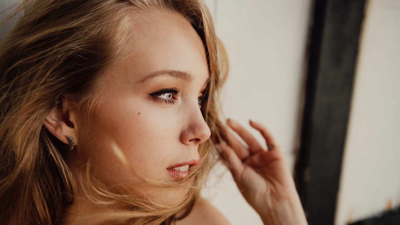 ¿Cómo hacer colágeno casero para atenuar arrugas y manchas en la piel?