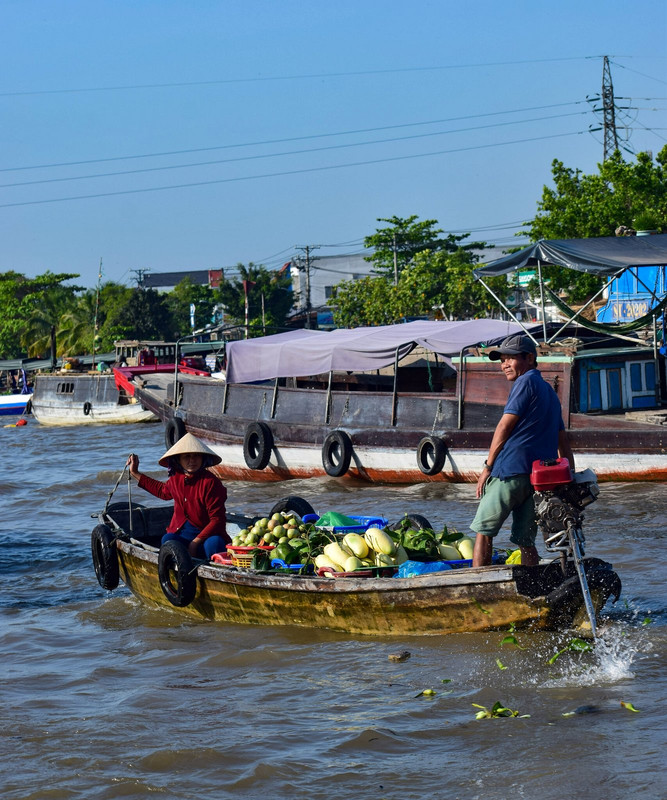 people-veggie-sellers.jpg
