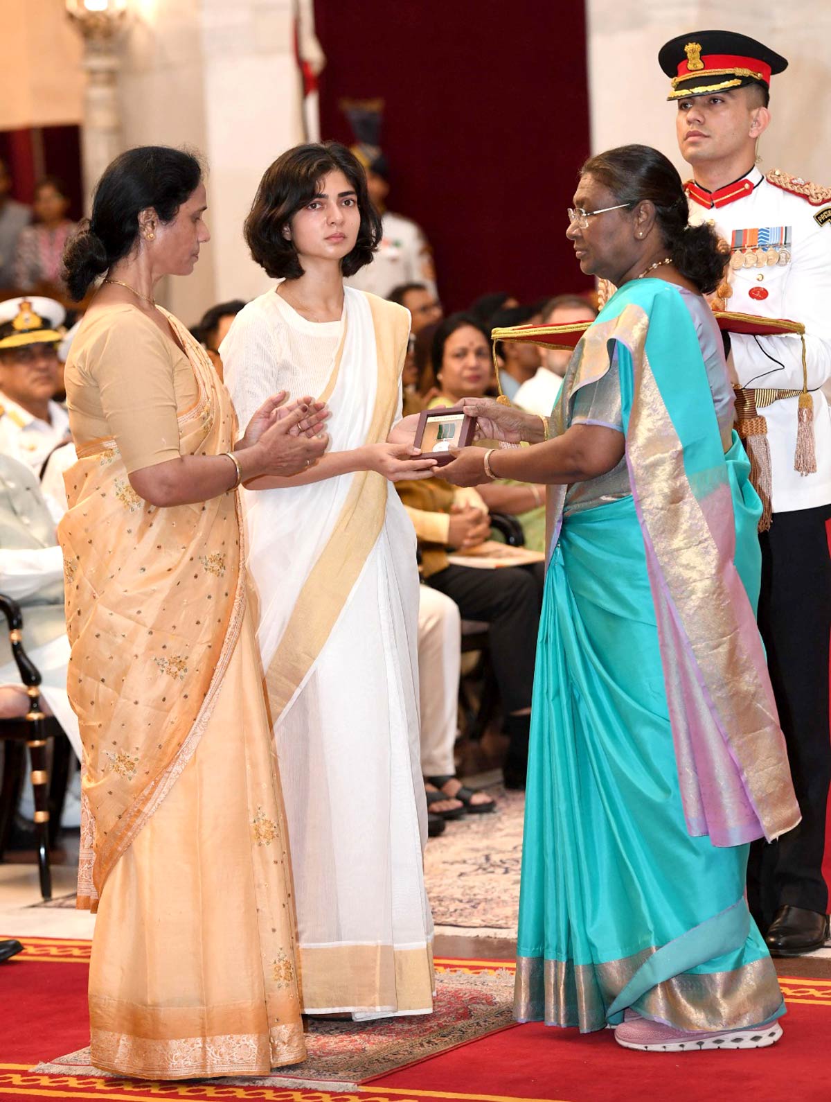 05kirti-chakra-awards5.jpg