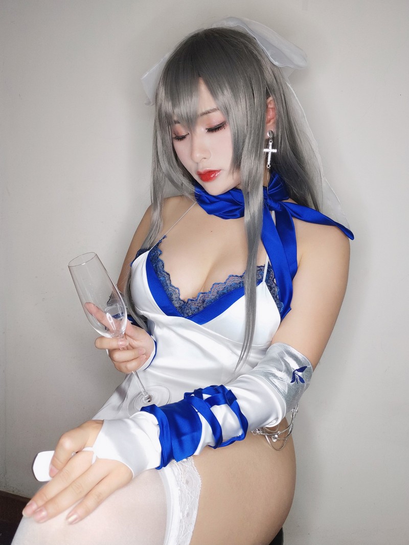 柘烟Zuken 路易九世 礼服自拍 Cosplay（Azur Lane Saint Louis）【39P + 2V｜102.3MB】插图6