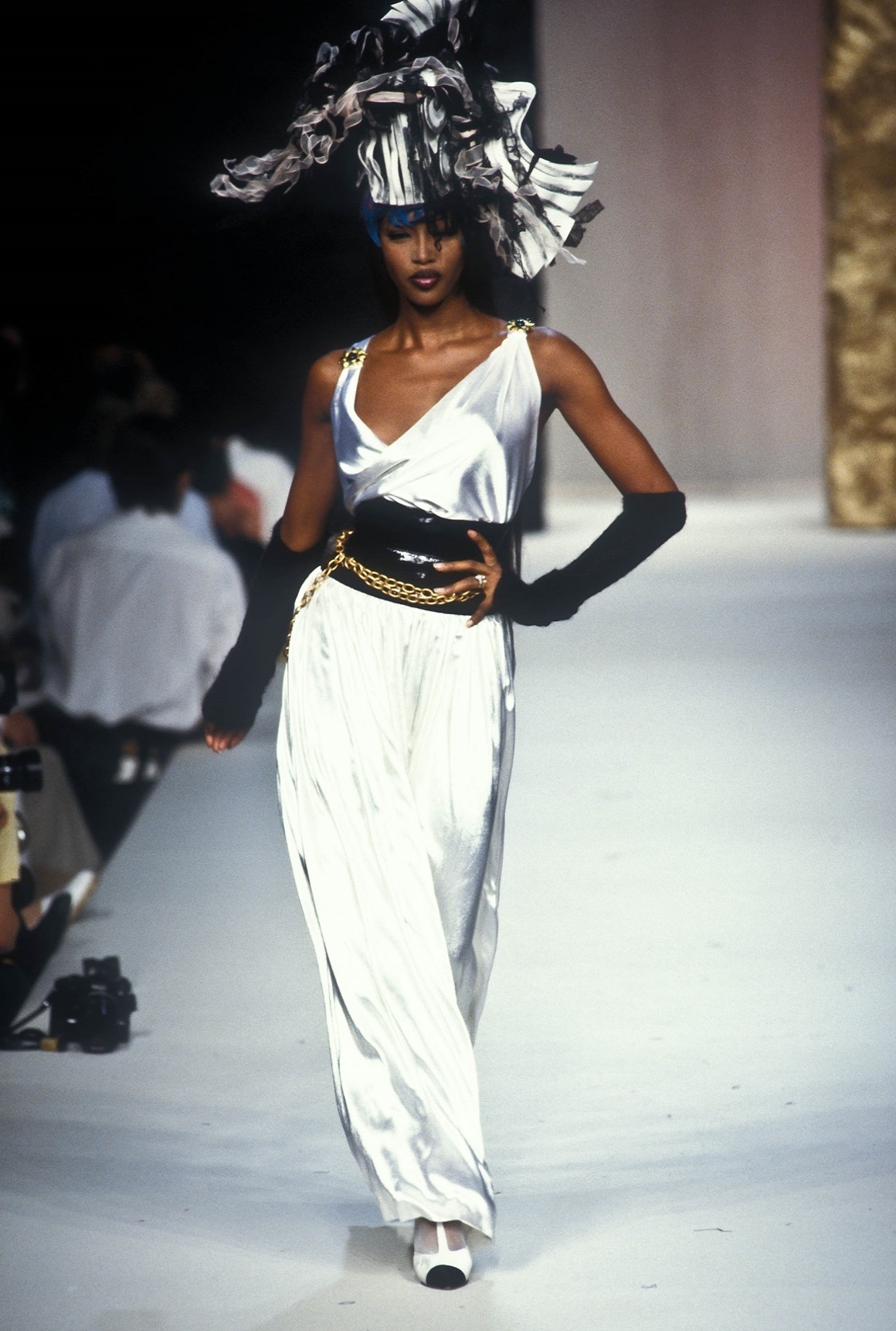 Fashion Classic: CHANEL Haute Couture Fall/Winter 1992 | Page 2 ...