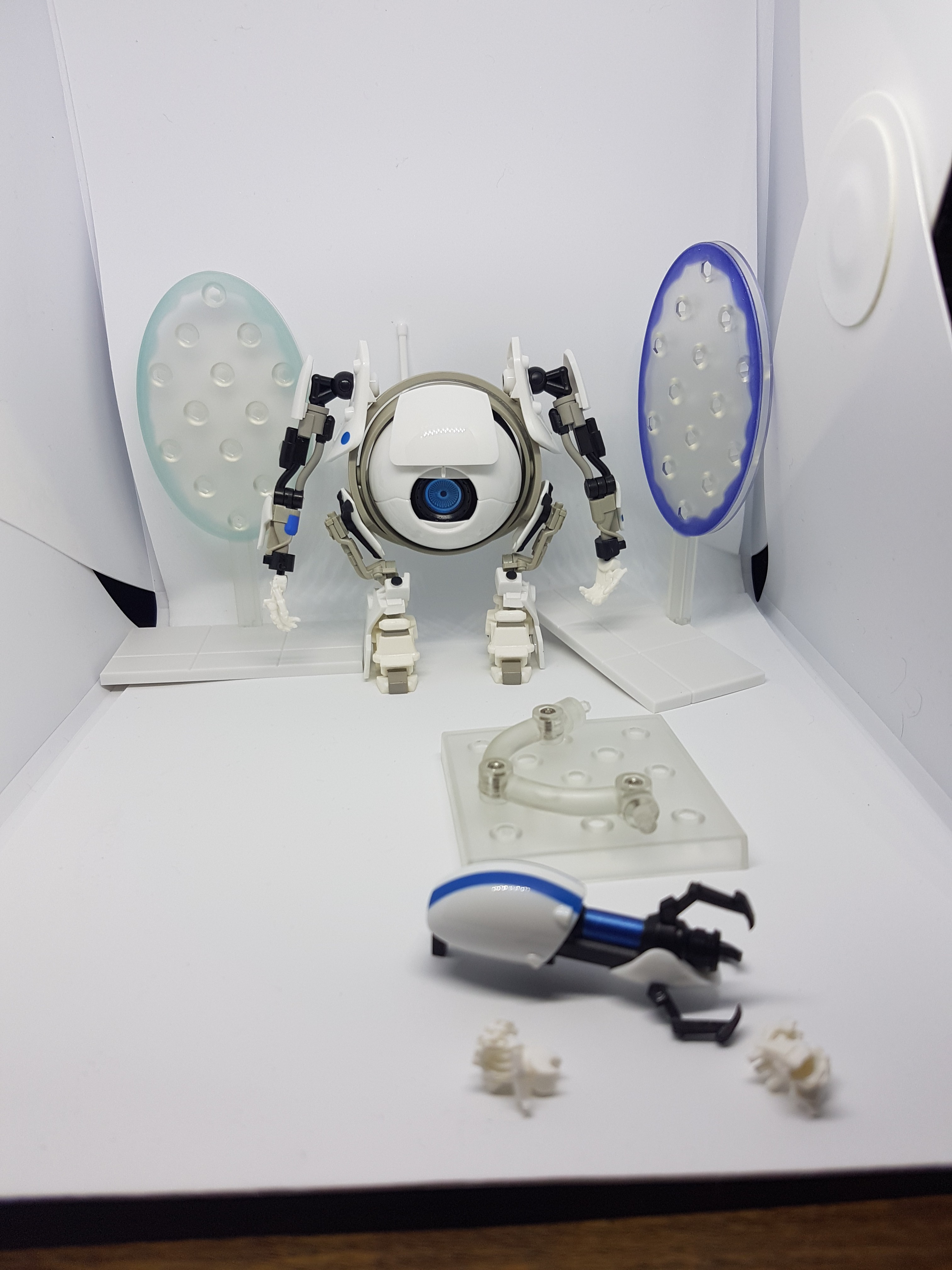 Portal 2 ATLAS and P-Body Nendoroids Review — MyFigureCollection.net