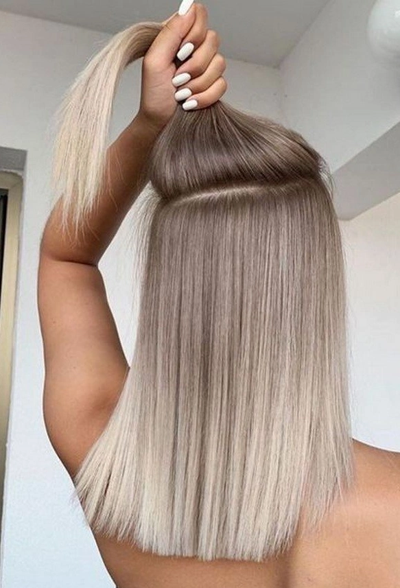 Beige blonde air touch highlights