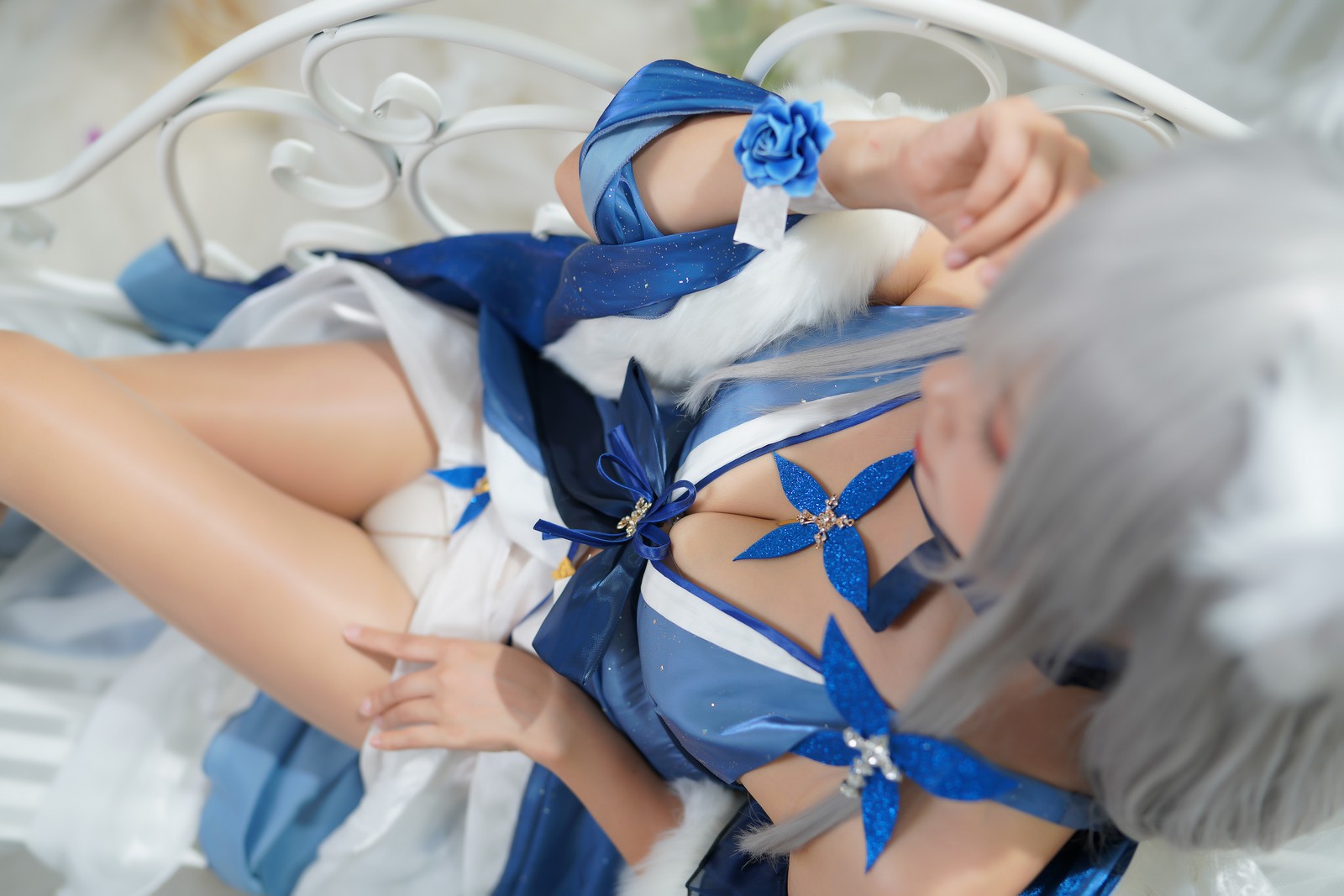 Neko-薇薇 信浓礼服 Cosplay 写真｜优雅风高清图集（30P｜74MB）插图7