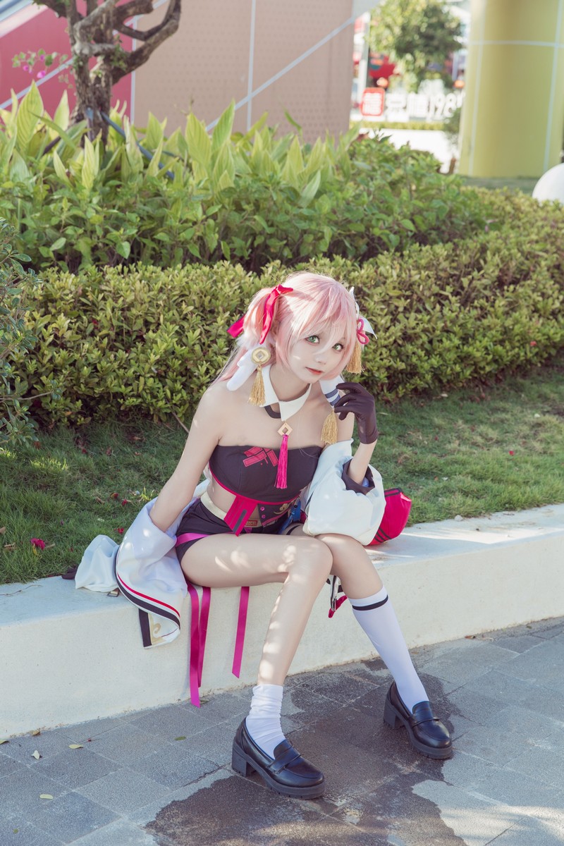 艾西Aiwest 原神烟绯花鸟与情Cosplay写真图集 烟绯角色高清图集 29P (176.4M)插图5