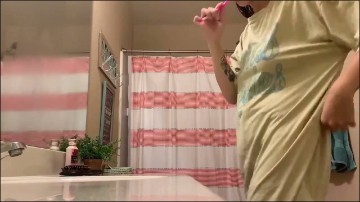 [Image: Voyeur40185133545.jpg]