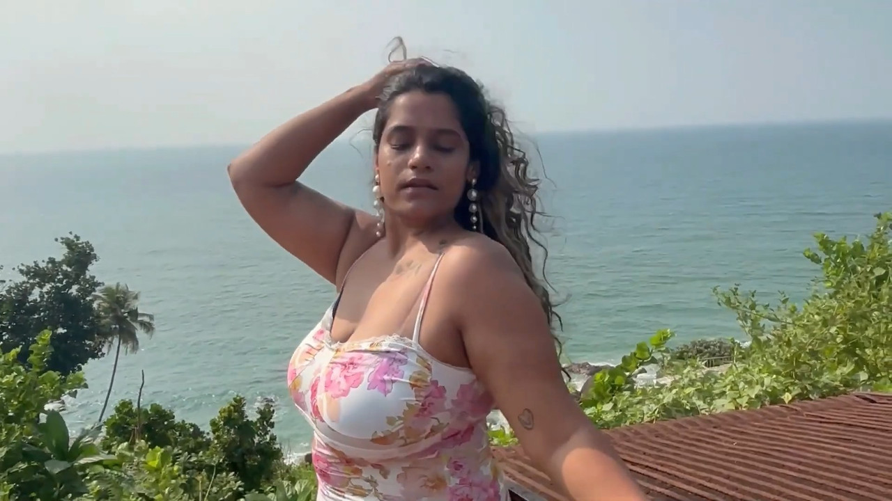 Desi girl Huge breast in yellow wet costume mp4 snapshot 00 50 487