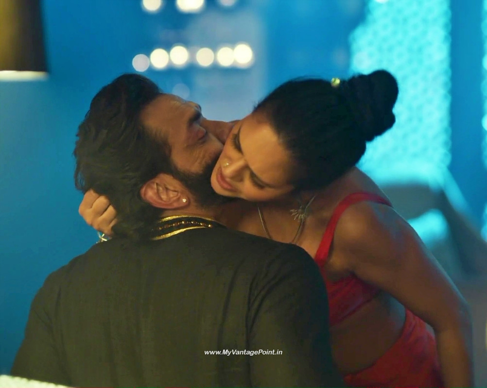 53-Esha-Gupta-Hot-in-Aashram-Web-Series